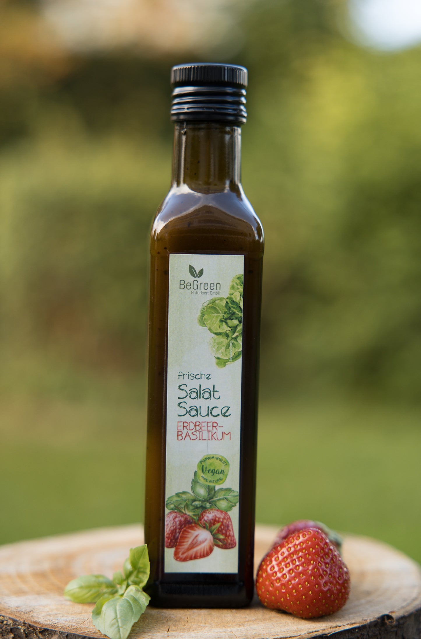 SALATSAUCE ERDBEER-BASILIKUM. (SALATDRESSING) Frucht trifft Kräuter.
