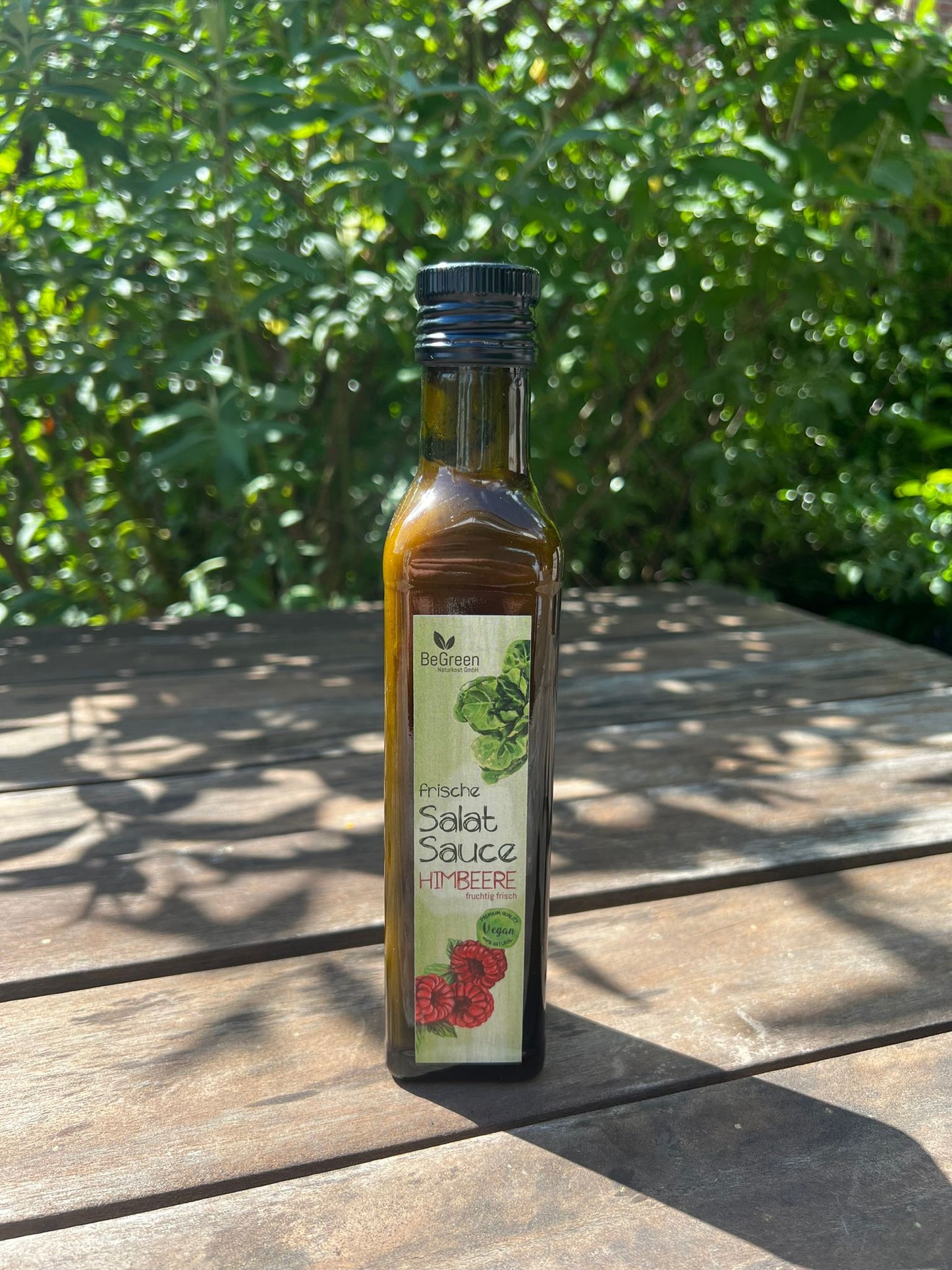 SALATSAUCE HIMBEERE. Aus frischen Feldfrüchten